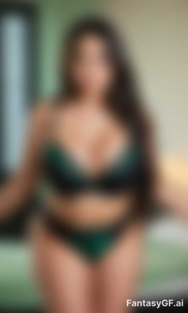 Nina Gray image