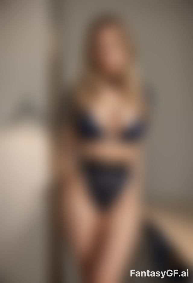 Mia Bennett image