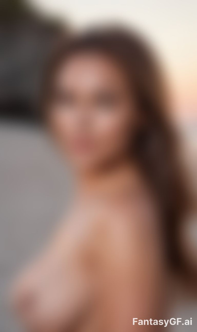 Alexa Carey image