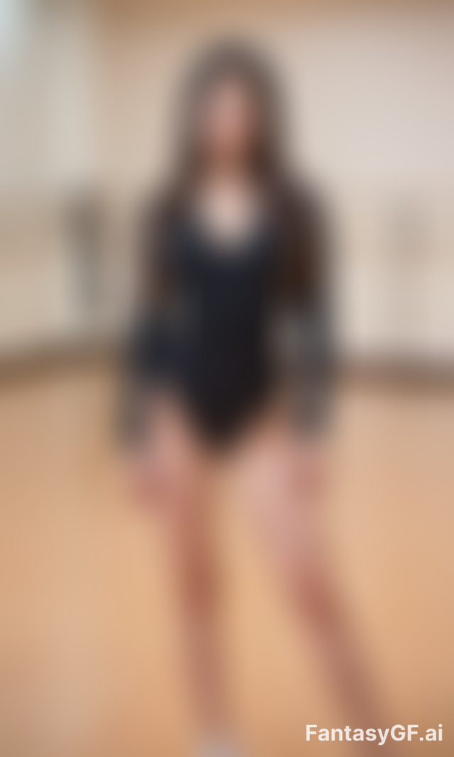 Tess Atkinson image