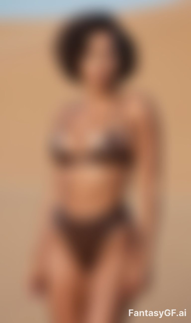 Layla Scott image