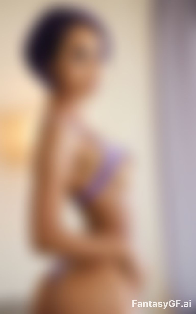 Gina Randall image