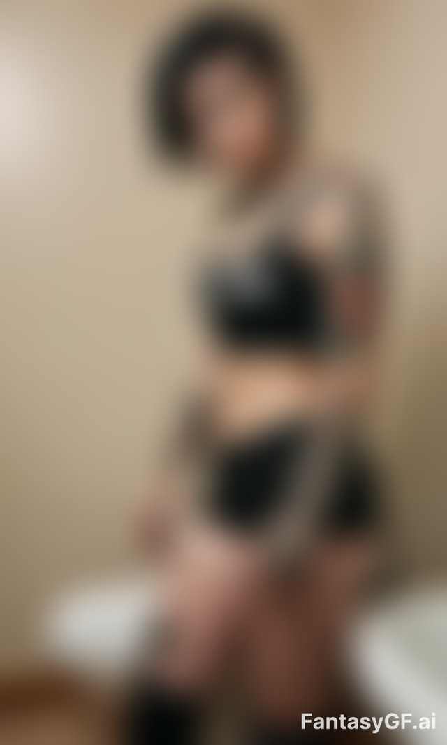 Cara Hines image