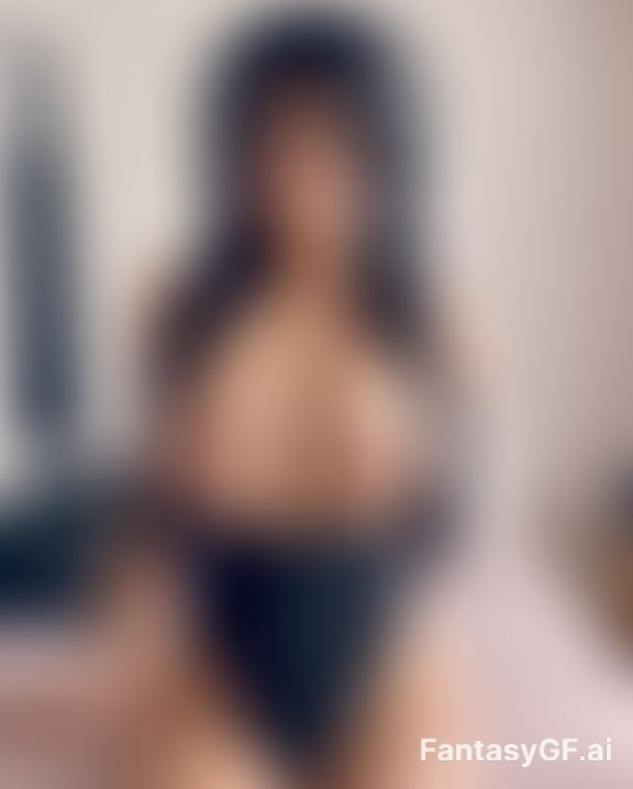 Naomi Haley image